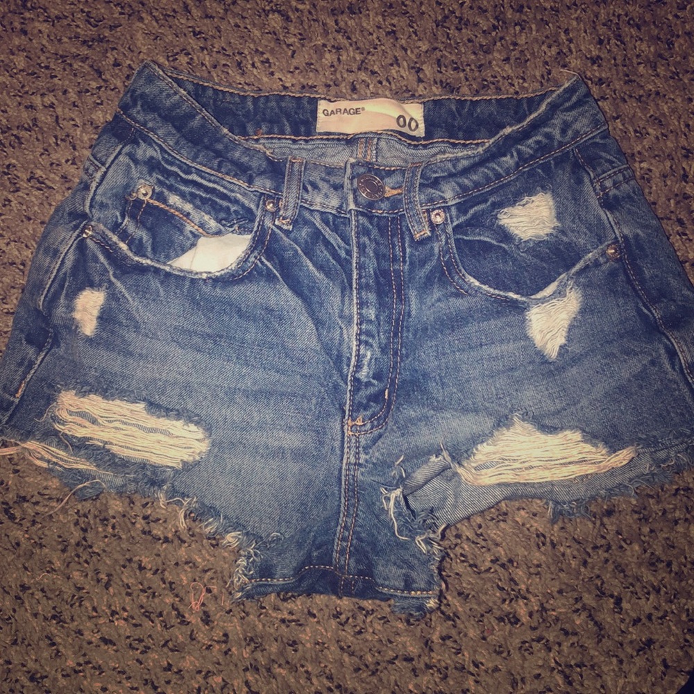 Garage jean destroyed shorts 💕